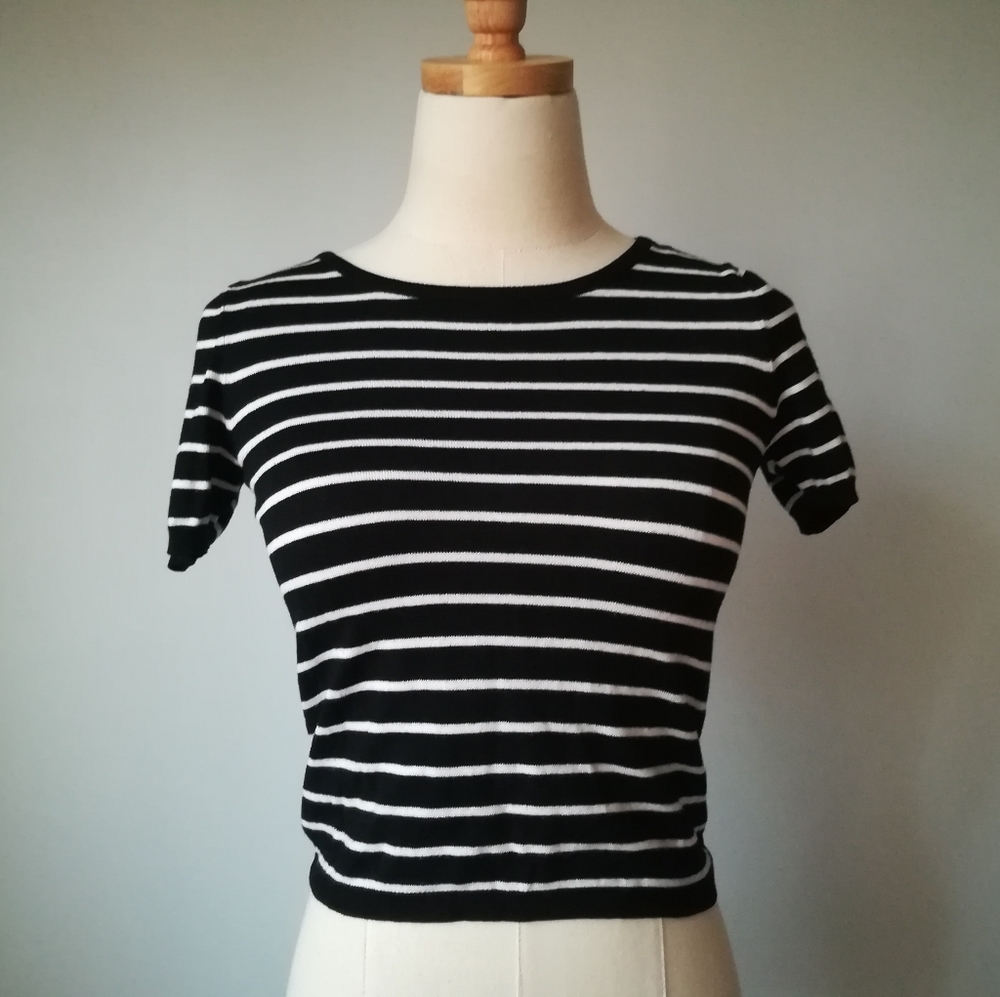 Brandy Melville black white stripe tee shirt